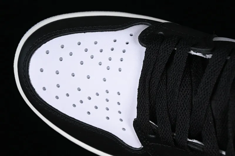 All Categories Air Jordan Jordan Series Basketball Shoes Air Jordan 1 High Air Jordan 1 Retro High OG AJ1 Six-time Champion Playful Blue Moon Basketball Shoes 555088-115